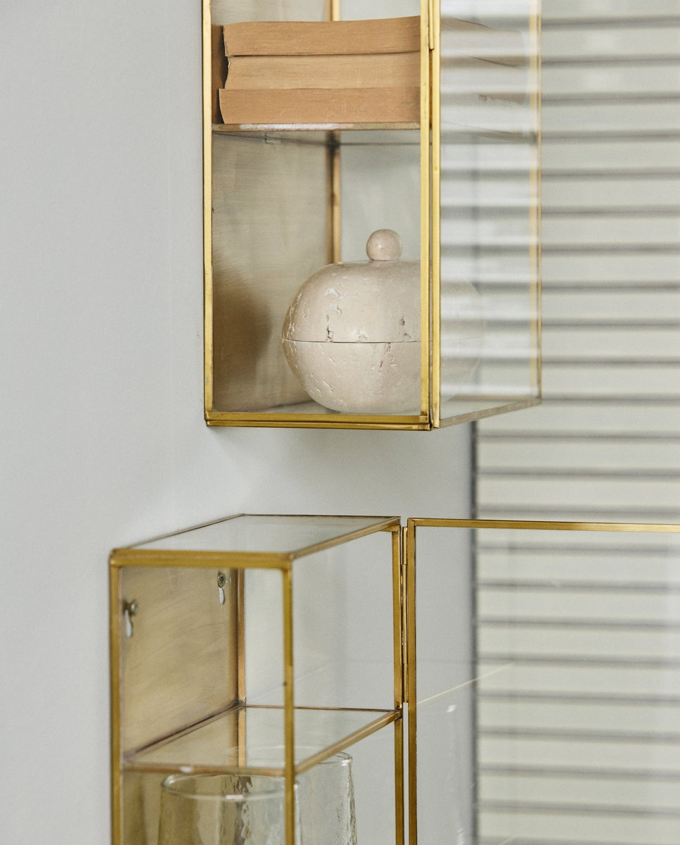 ADA wandkast, L, 3 planken, gouden afwerking