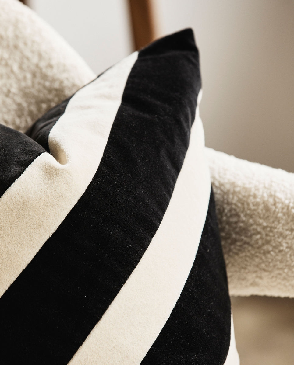 THETA kussenhoes - ivoor/zwart