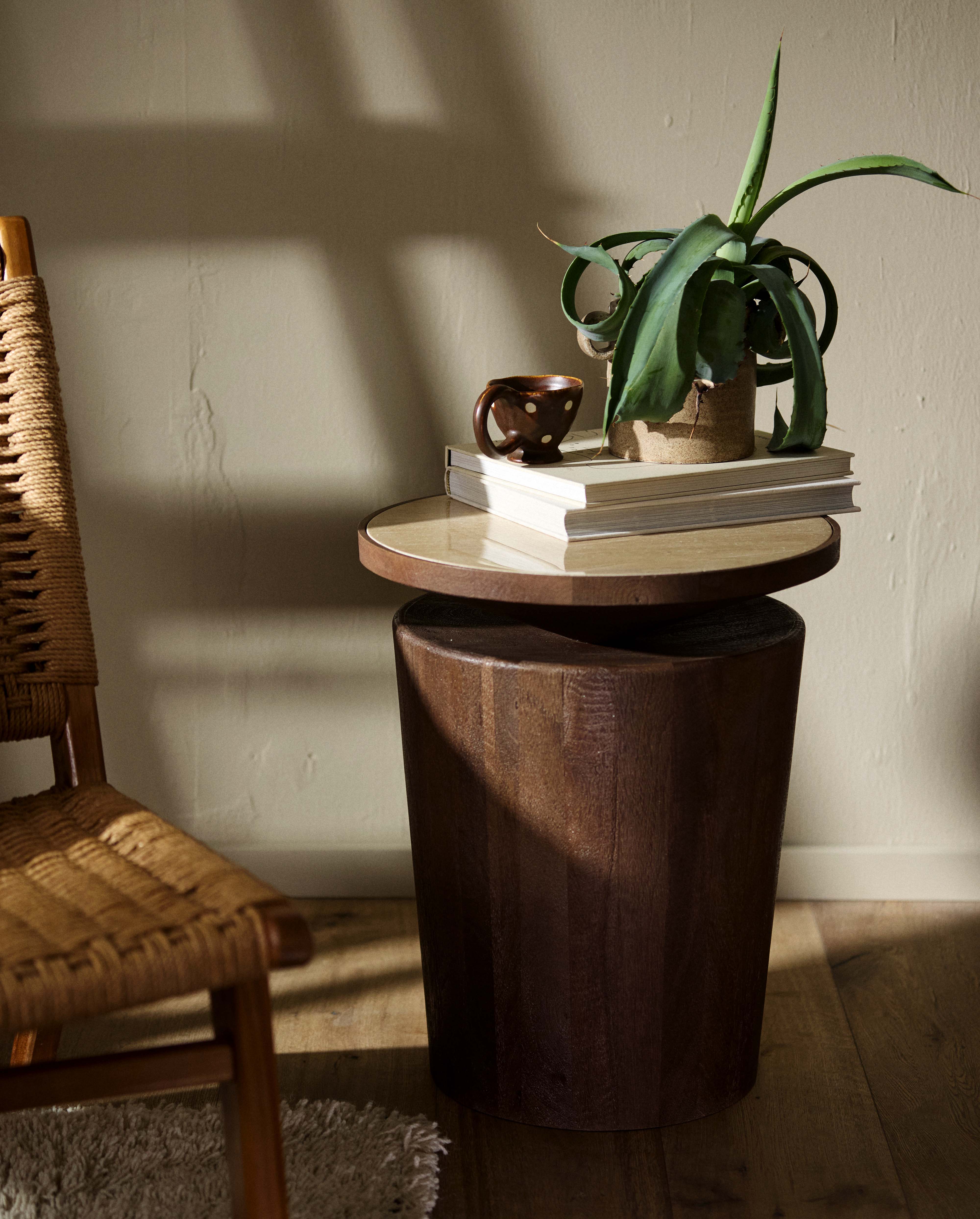 KWANDO side table w. travertine top - nature