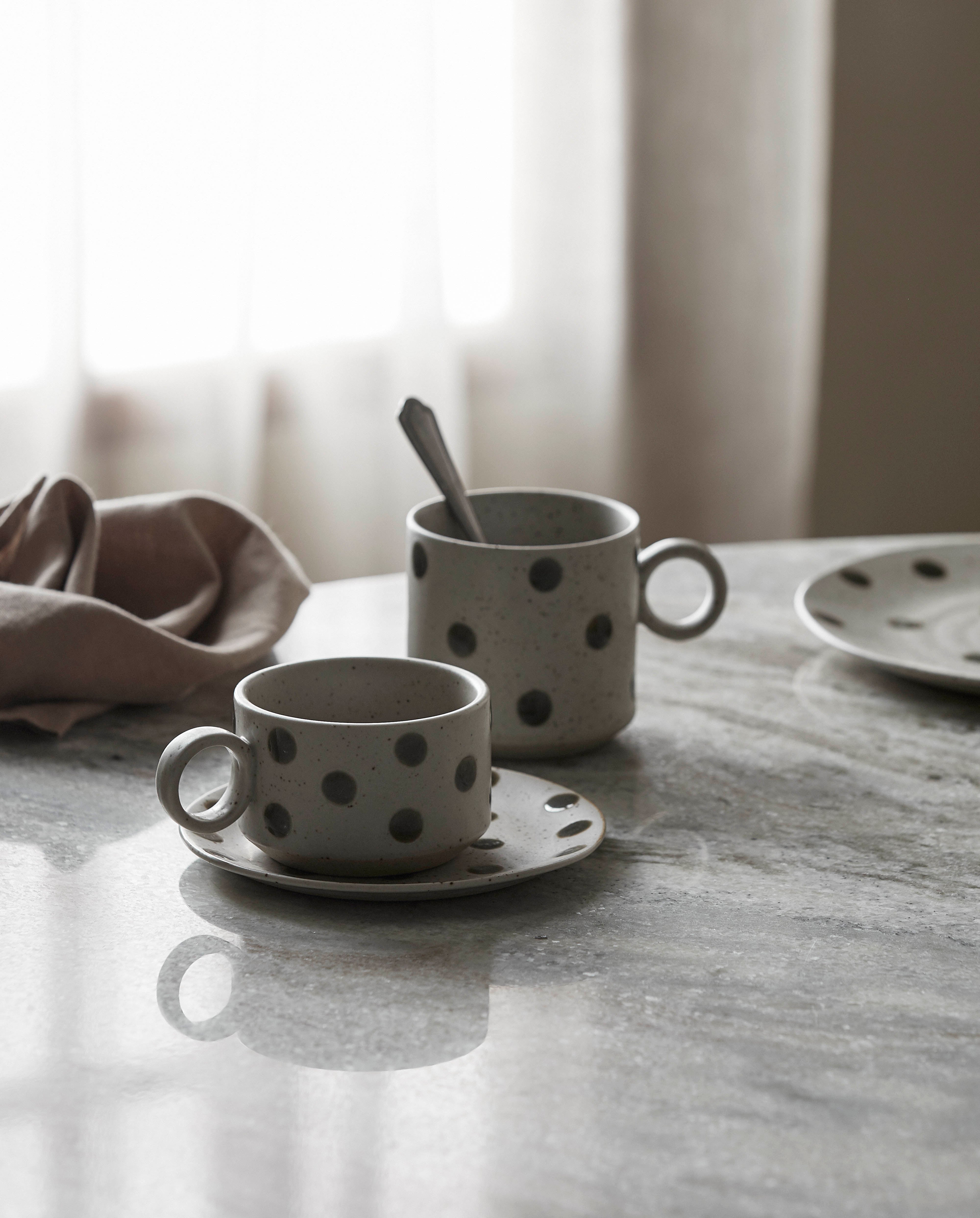 Tazza puntinata con manico, sabbia/verde