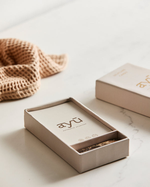 AYU BOX mit Selfcare-Karten & Marmor-Kartenhalter