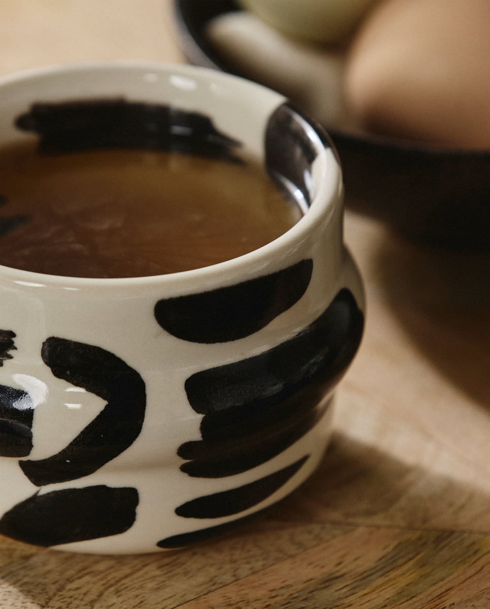 YSIA beker, colorblock - zwart/ivoor