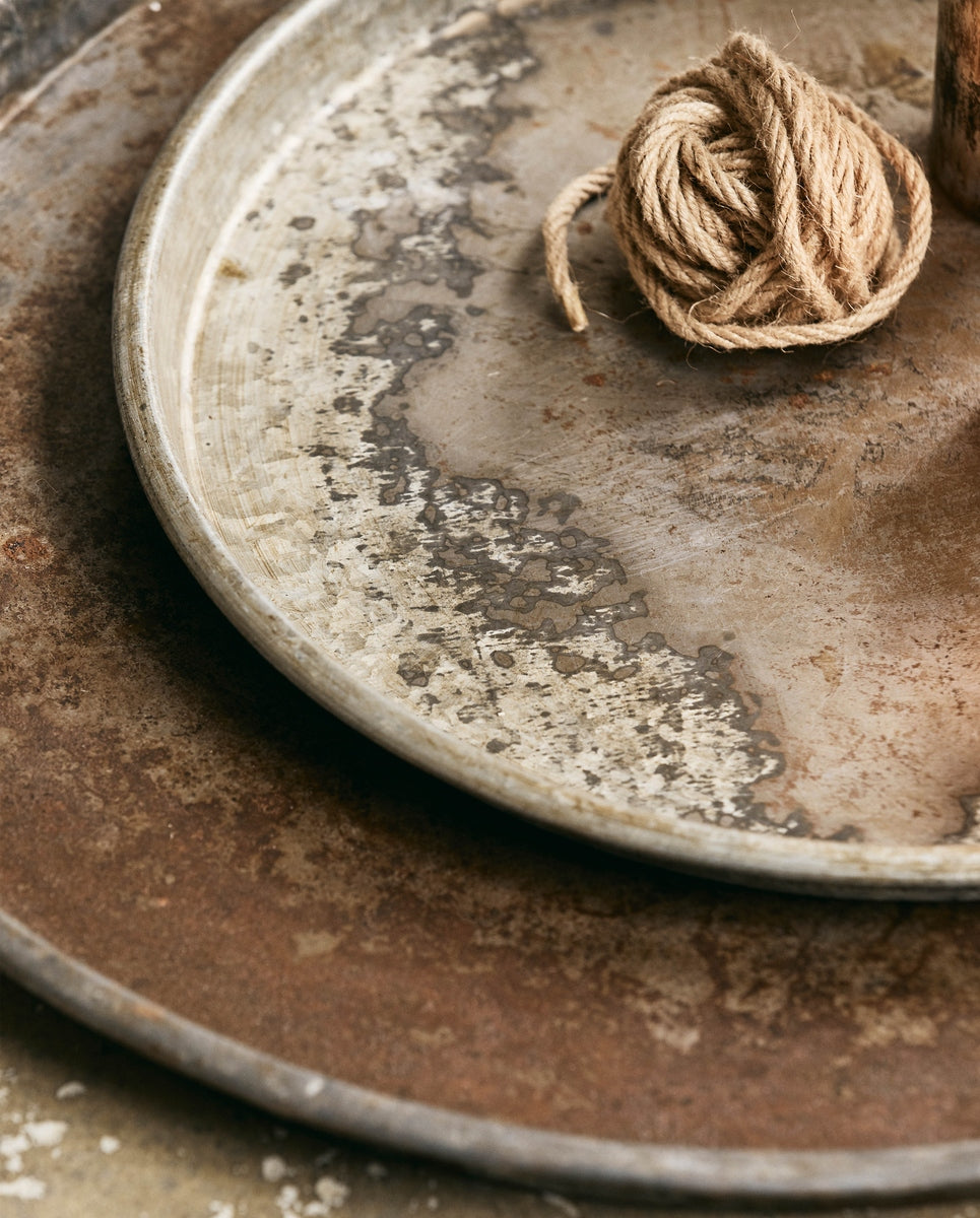 LOMBOK round tray, L, antique - silver finish