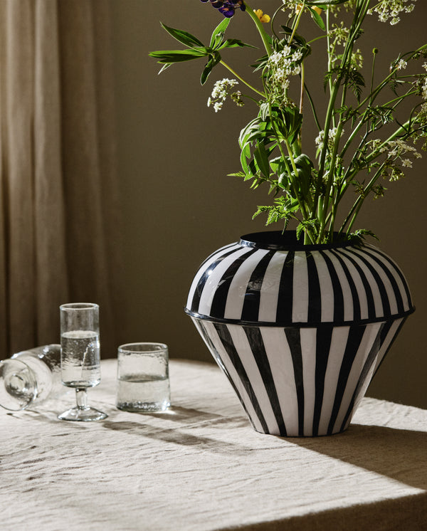 SIPURA vase - black/white