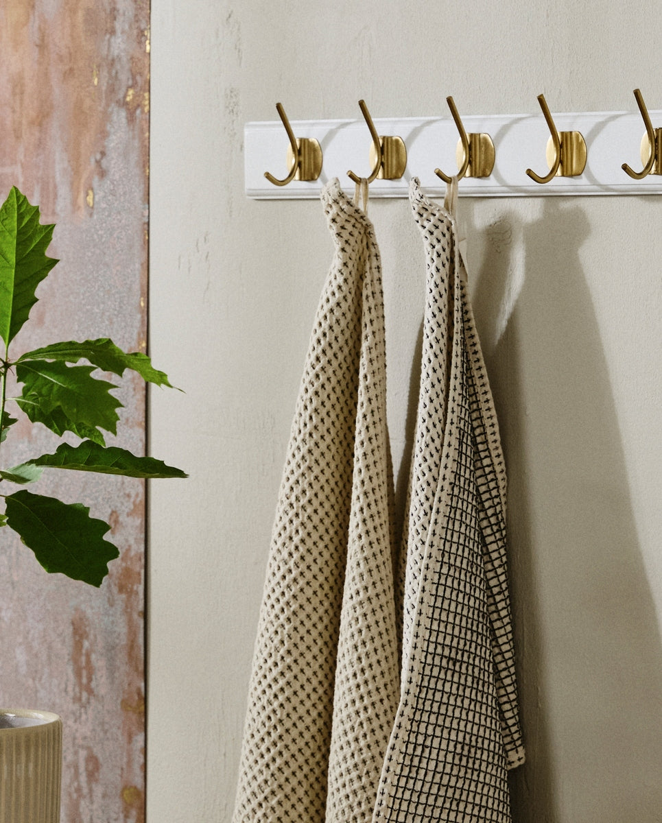 Tea towel, waffle, off white w/black