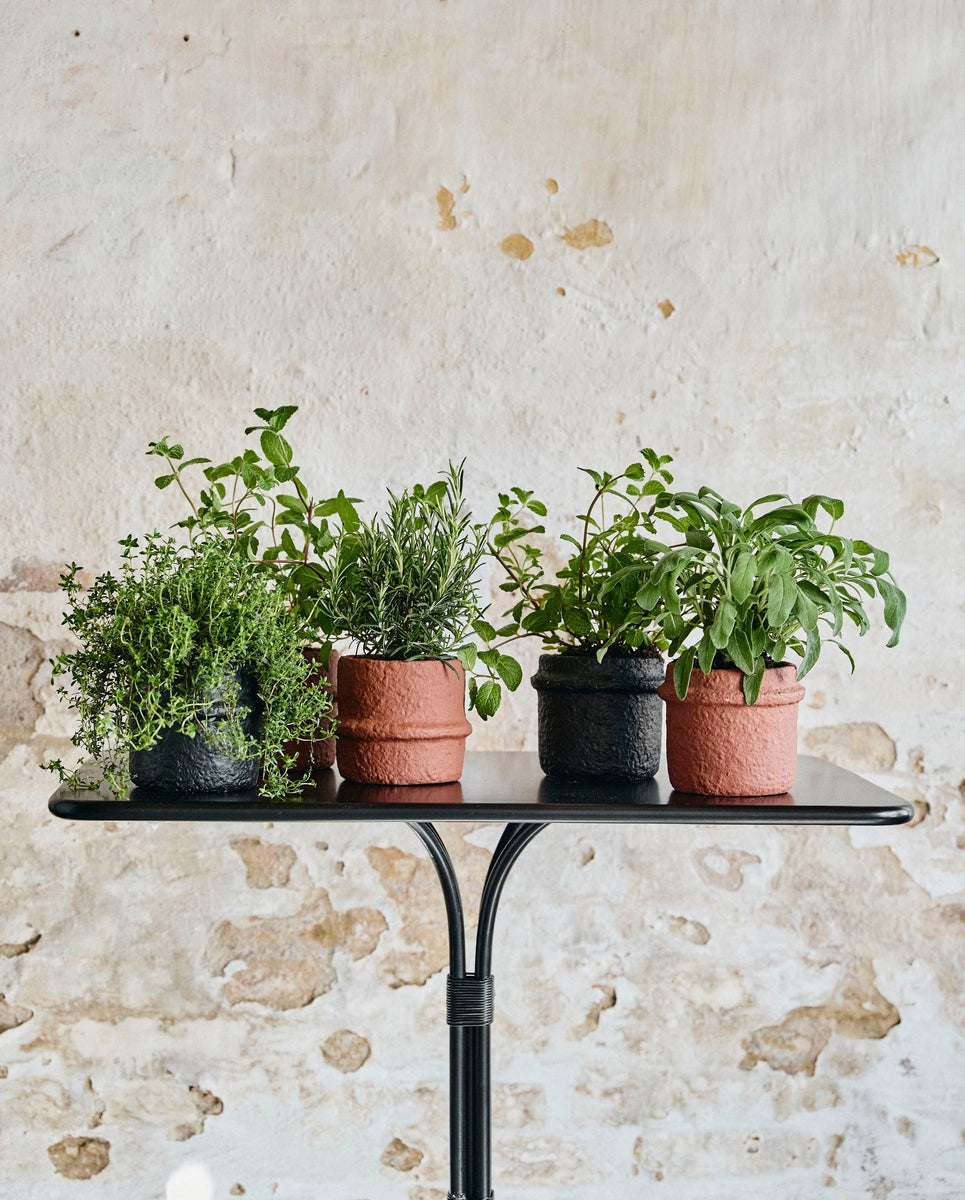 ROTE cement pot, no. 1 - rust