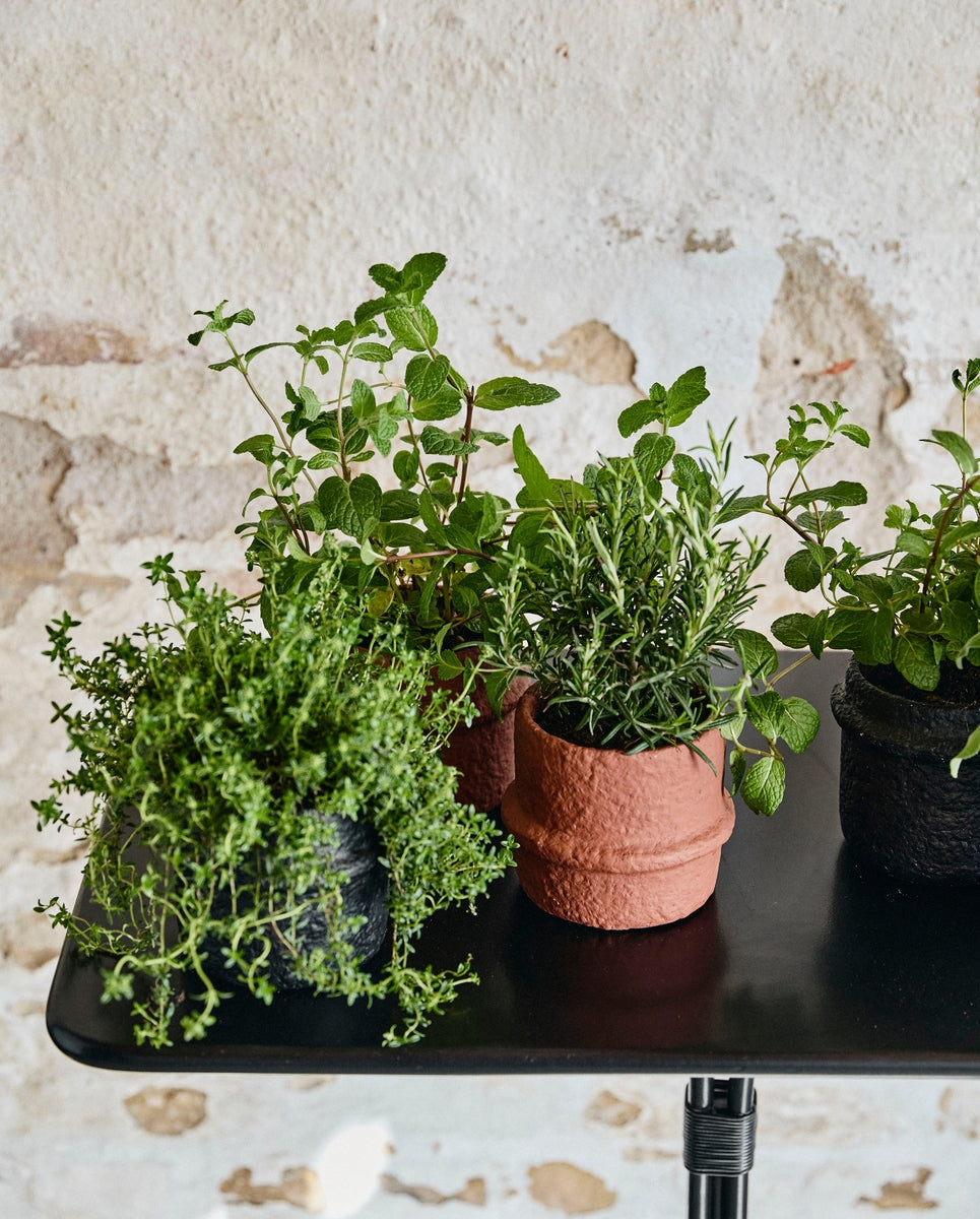 ROTE cement pot, no. 1 - rust