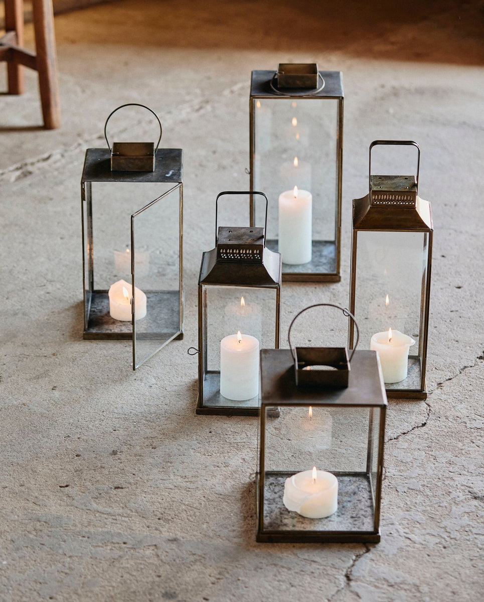 Lanterne ANTIQUE, carrée avec dessus, L - finition dorée