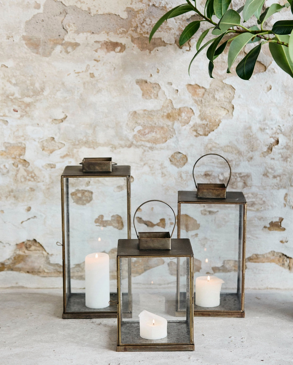 ANTIQUE lantern w/flat top, M - golden finish