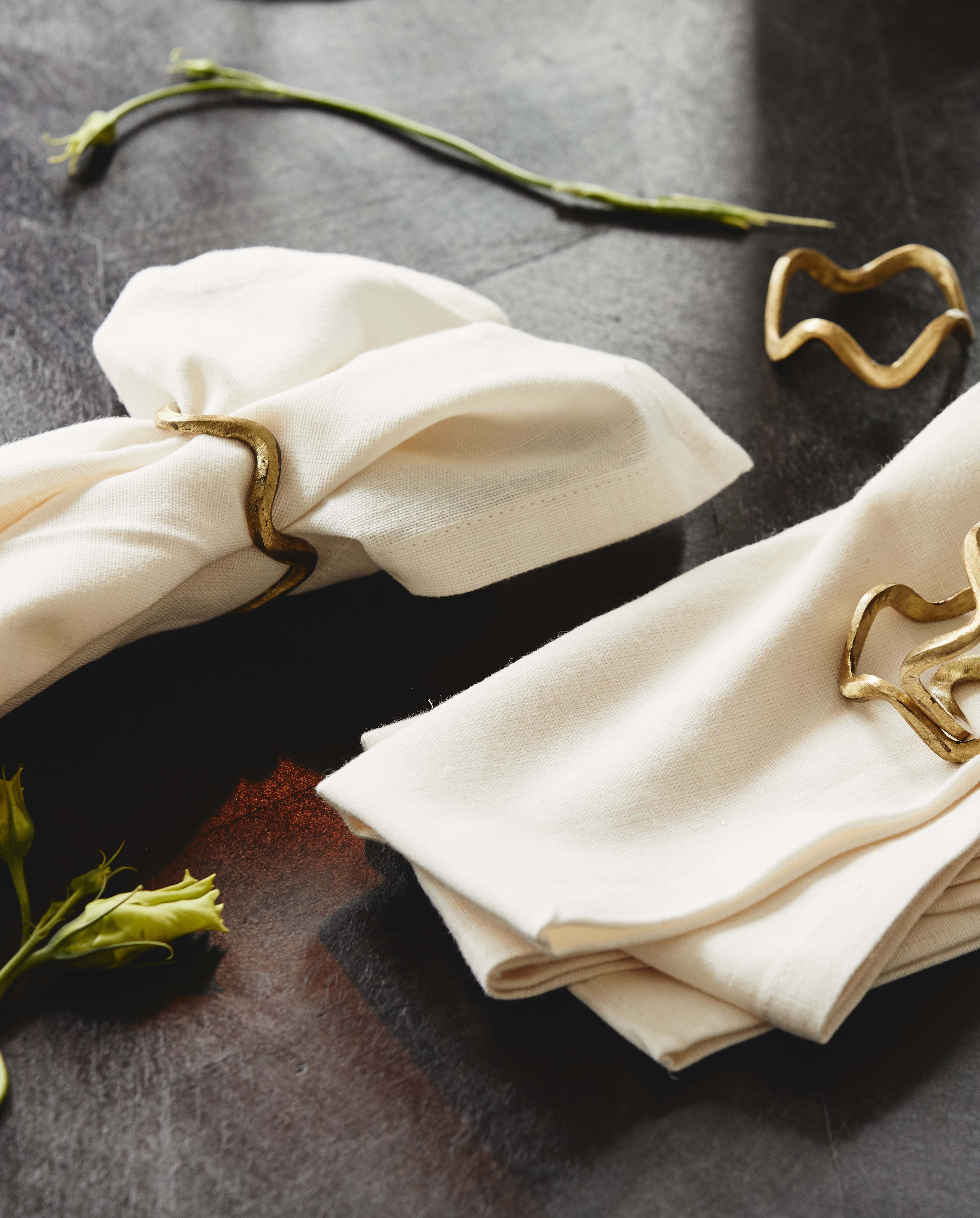 SKYE servetring, geborstelde gouden afwerking