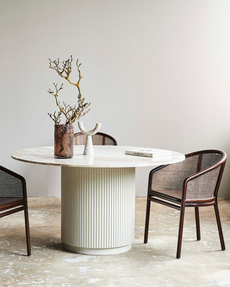 ERIE runder Esstisch – Tischplatte aus elfenbeinfarbenem Naturmarmor