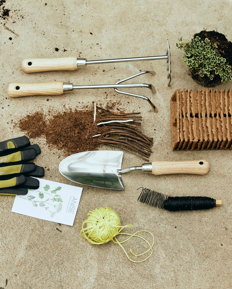 Garden handle rake